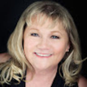 Meet your Posher, Lorie